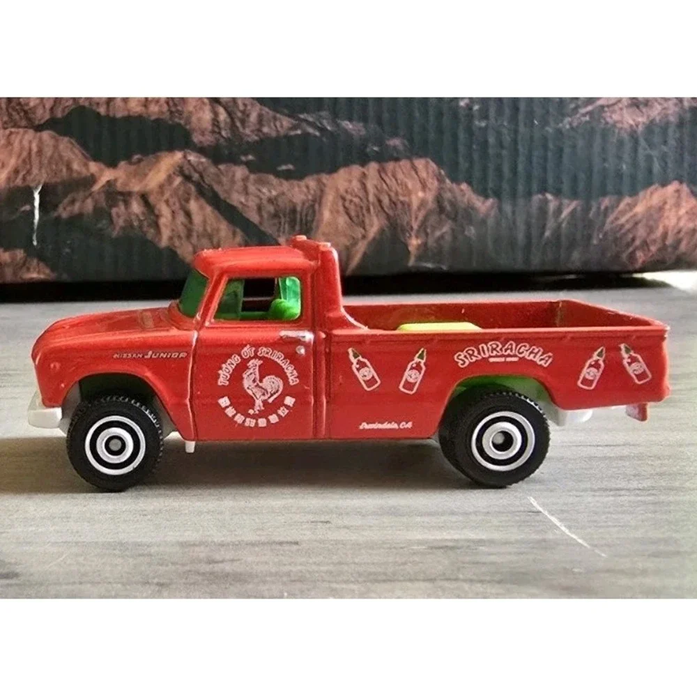Matchbox 1962‎ Nissan Junior Sriracha Red 1:64 Loose MBX Service Toy Truck